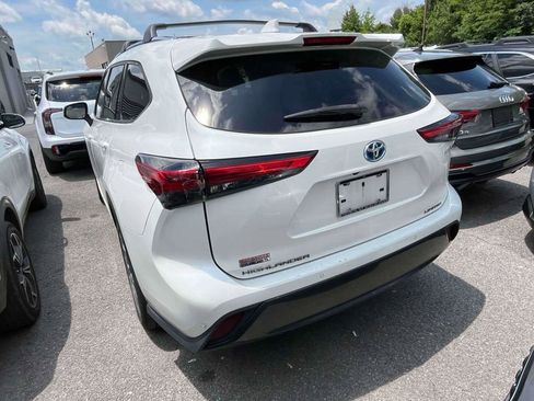 Used 2020 Toyota Highlander Limited FWD image 3