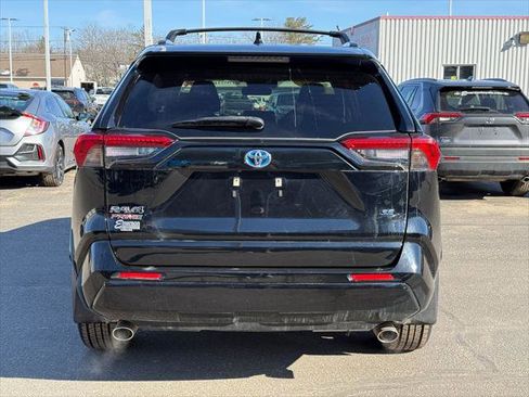 Used 2023 Toyota RAV4 SE w/ Weather & Moonroof Package image 4