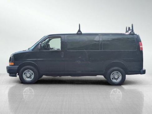 Used 2017 Chevrolet Express 2500 image 7