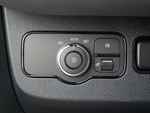 Used 2023 Mercedes-Benz Sprinter 3500 image 42