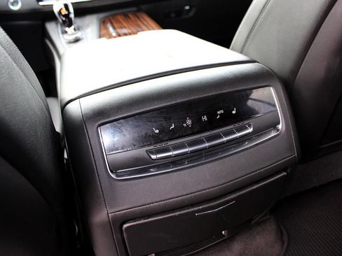 Used 2022 Cadillac Escalade Luxury image 35