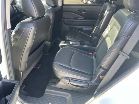 Used 2022 Nissan Pathfinder SL w/ SL Premium Package image 10