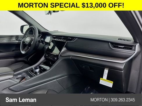 New 2025 Jeep Grand Cherokee L Limited w/ Luxury Tech Group II image 31