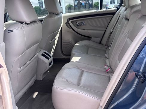 Used 2010 Ford Taurus Limited AWD/4WD image 10