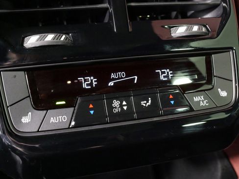 Used 2023 BMW iX xDrive50 w/ Premium Package image 40