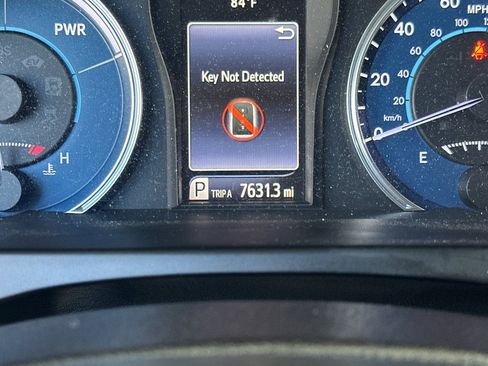 Used 2017 Toyota Camry XLE w/ Moonroof Package FWD image 33