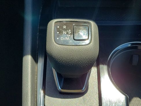 Used 2024 Nissan Rogue S AWD/4WD image 25