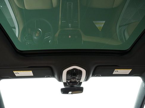Certified 2026 Porsche Macan AWD/4WD image 20