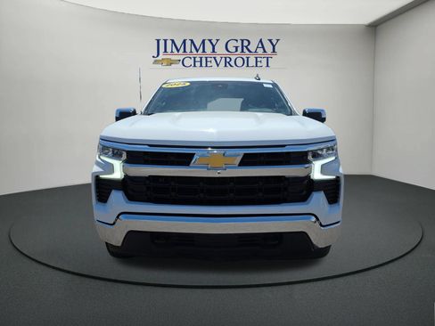 Used 2025 Chevrolet Silverado 1500 LT AWD/4WD image 8