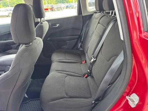 Used 2018 Jeep Compass Sport w/ Tech Group FWD image 32