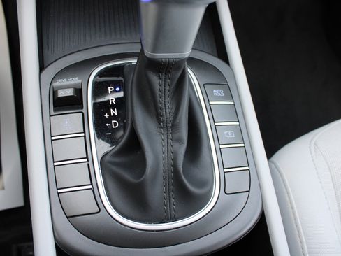 Used 2025 Hyundai Kona SEL image 21