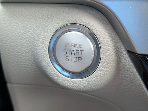 Used 2024 Kia Telluride EX w/ EX Captain's Chair Package image 28