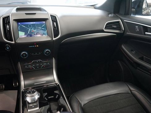 Used 2020 Ford Edge ST-Line w/ Cold Weather Package image 12