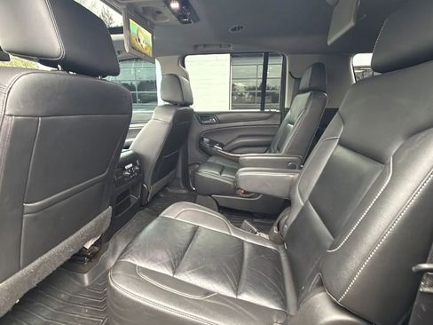 Used 2017 Chevrolet Suburban LT image 51