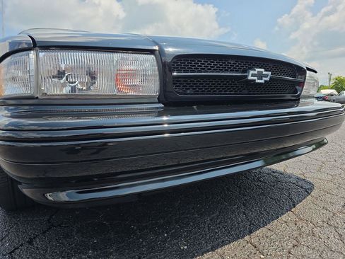Used 1996 Chevrolet Impala SS RWD image 31