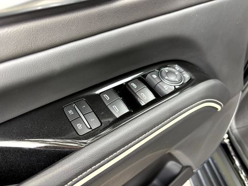 Used 2023 Cadillac Escalade ESV Premium Luxury AWD/4WD image 10