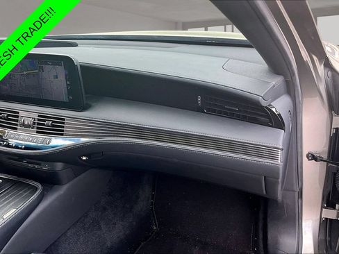 Used 2022 Lexus LS 500 w/ Accessory Package (Z2) RWD image 25