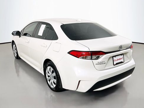 Used 2021 Toyota Corolla LE image 9