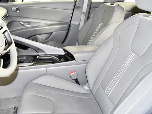 Used 2024 Hyundai Elantra SEL FWD image 38