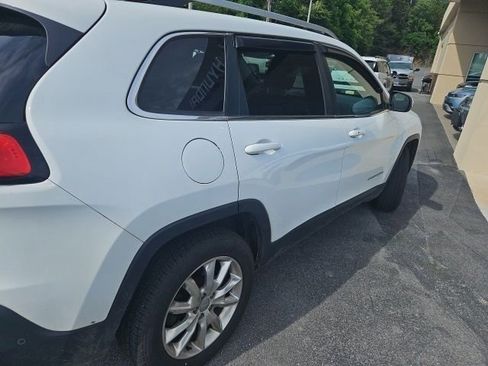 Used 2014 Jeep Cherokee Limited w/ Technology Group AWD/4WD image 3