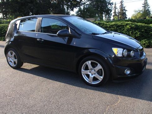 Used 2013 Chevrolet Sonic LTZ FWD image 2