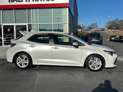 Certified 2022 Toyota Corolla SE image 2