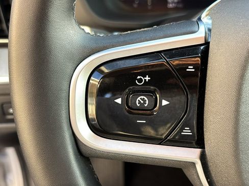 Certified 2025 Volvo XC60 B5 Plus AWD/4WD image 16