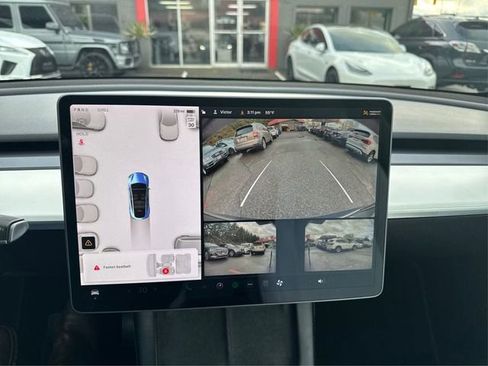 Used 2022 Tesla Model Y Long Range AWD/4WD image 16