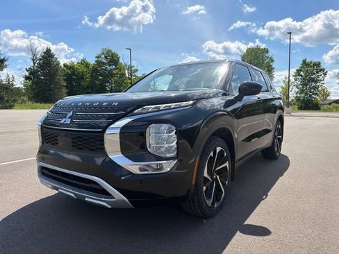 Used 2024 Mitsubishi Outlander SE AWD/4WD image 1