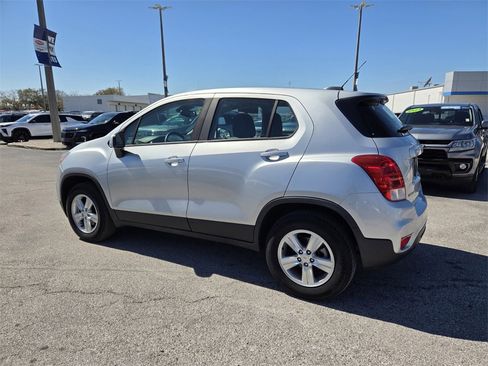 Used 2018 Chevrolet Trax LS image 10