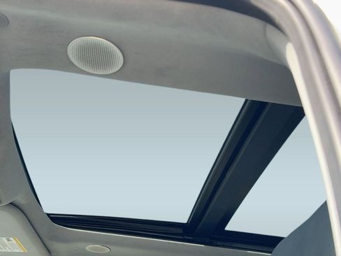 Used 2022 Ford F150 Limited image 14