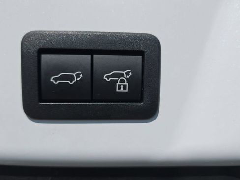 Used 2025 Toyota Prius Limited image 13