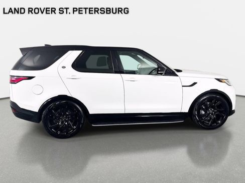 Used 2025 Land Rover Discovery Dynamic SE AWD/4WD image 4
