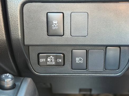 Used 2023 Toyota Tacoma SR5 AWD/4WD image 22