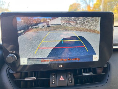 Used 2023 Toyota RAV4 XLE Premium image 21