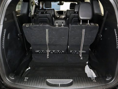 Used 2025 Chrysler Pacifica Select FWD image 13