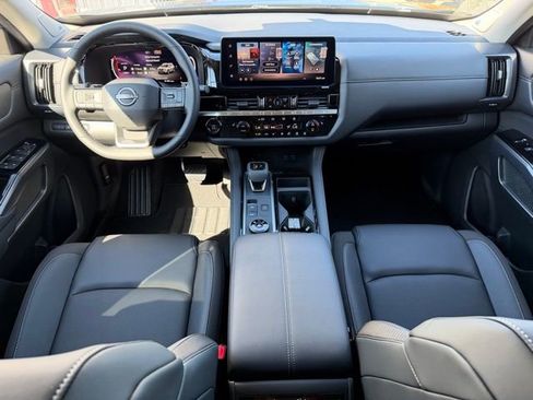 New 2026 Nissan Pathfinder SL w/ SL Premium Package image 2