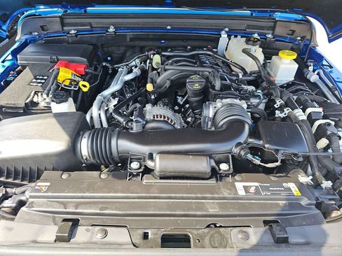 Used 2022 Jeep Gladiator Willys AWD/4WD image 5