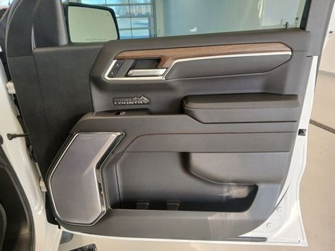 Used 2023 Chevrolet Silverado 1500 High Country w/ High Country Premium Package image 15