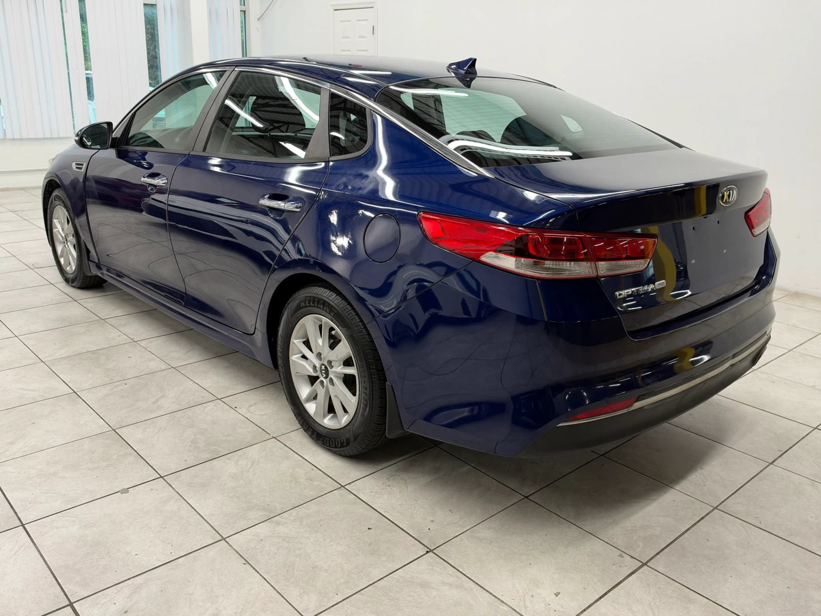 Used 2017 Kia Optima LX FWD image 7