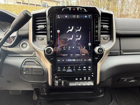 Used 2024 RAM 3500 Laramie image 21