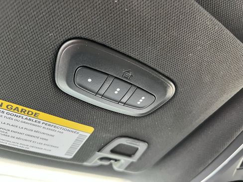 Used 2025 Jeep Grand Cherokee Limited image 36