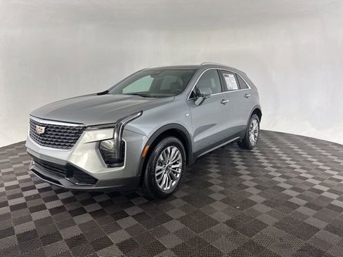Used 2024 Cadillac XT4 Premium Luxury AWD/4WD image 5