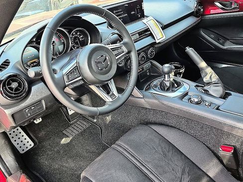 New 2026 MAZDA MX-5 Miata Club w/ Interior Package RWD image 28