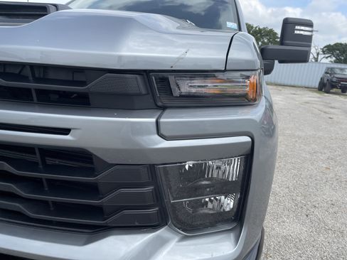 Used 2025 Chevrolet Silverado 2500 Custom w/ Custom Value Package AWD/4WD image 9
