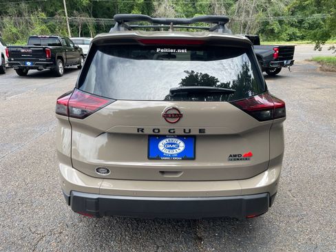 Used 2025 Nissan Rogue SV AWD/4WD image 5