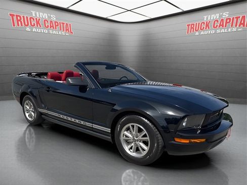Used 2005 Ford Mustang Convertible image 16