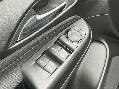 Used 2025 Buick Envista Sport Touring FWD image 26