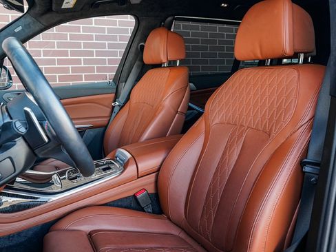 Certified 2025 BMW X7 M60i image 18
