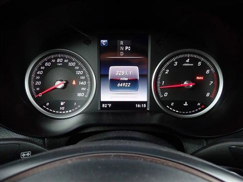 Used 2019 Mercedes-Benz GLC 300 4MATIC Coupe image 24